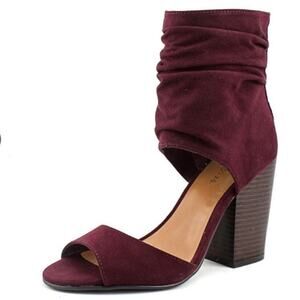 Indigo Rd NWOB Burgundy Ivana Canvas Dark Red Heels 6.5